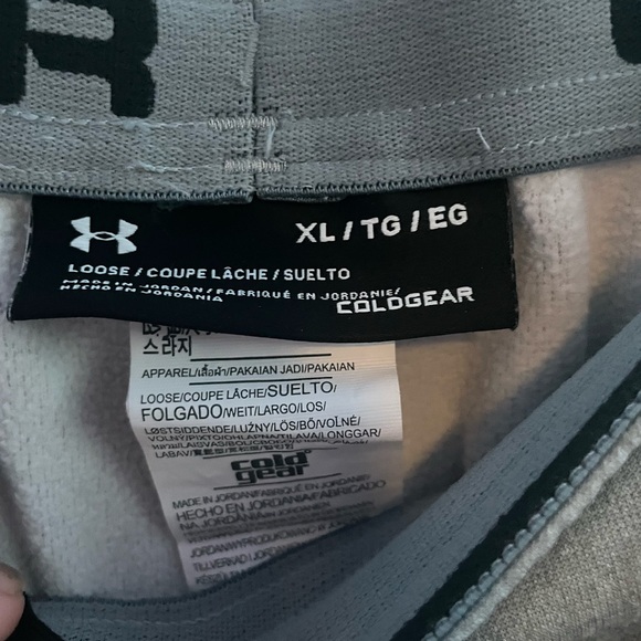 Grey Under armour sweats - Picture 2 of 3